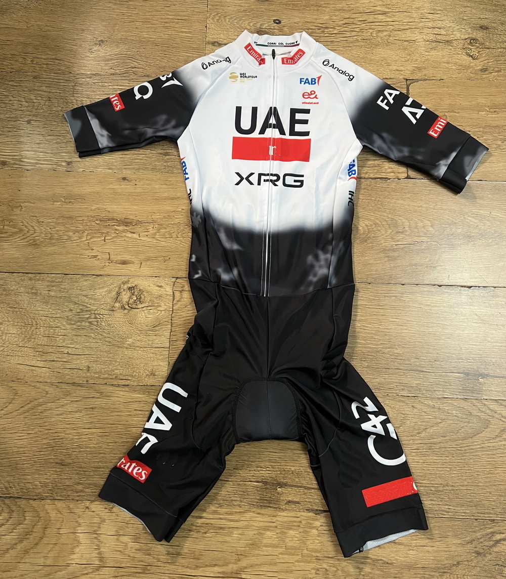 بدلة سباق الدراجات الهوائية مق - مراجعة Cycling Gear Uae وسعره