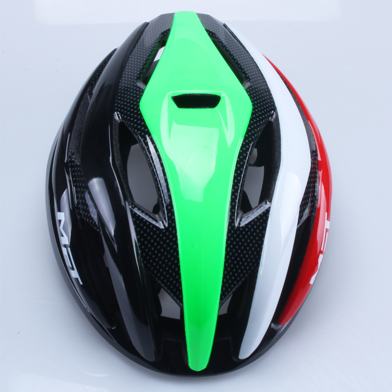 خوذة دراجات هوائية خفيفة الوزن - مراجعة Cycling Gear Uae وسعره