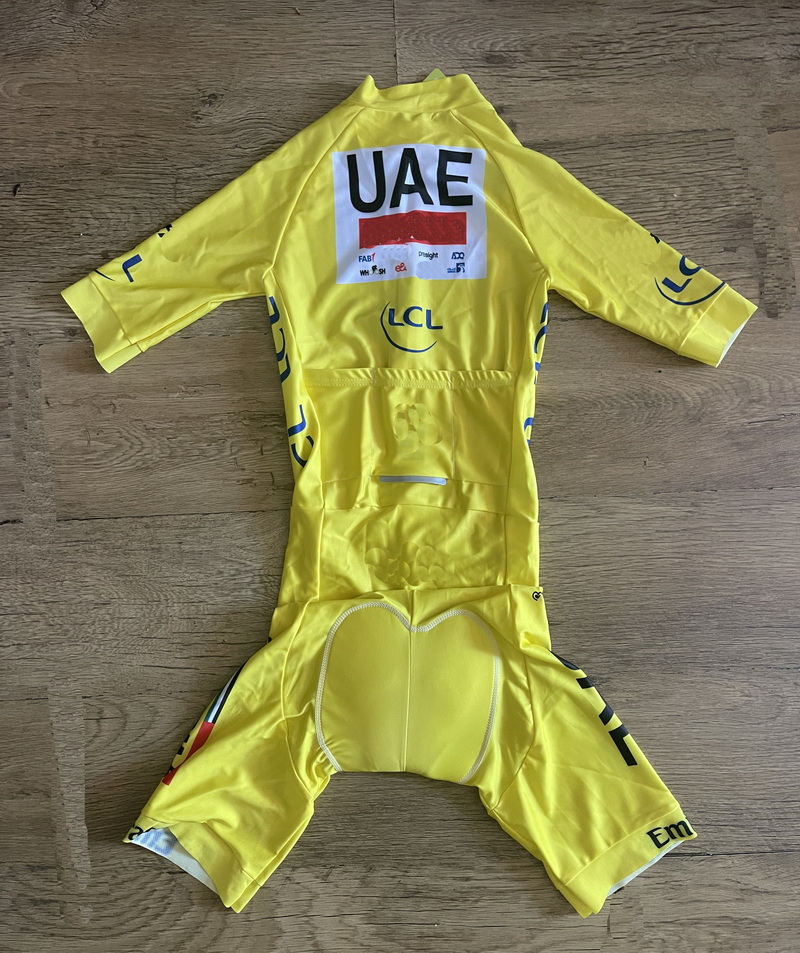 بدلة جلدية مقطوعة بالليزر 2024 - مراجعة Cycling Gear Uae وسعره